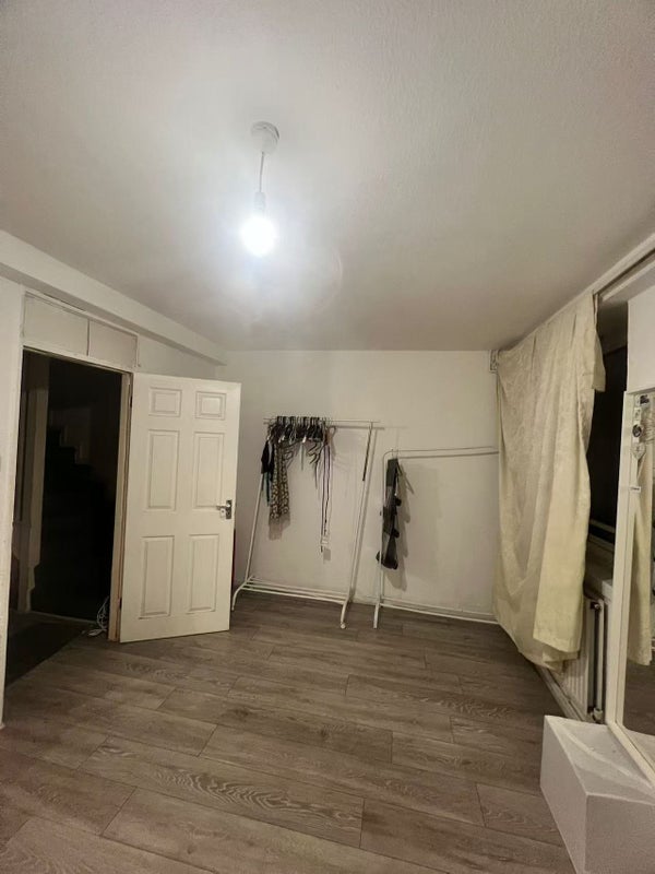 Room Mace Street in Greater London