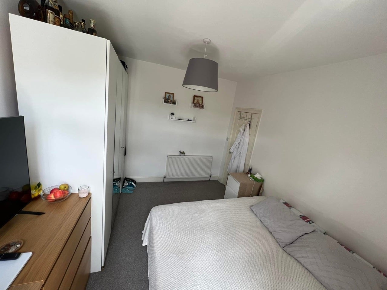 Room First Avenue in Greater London