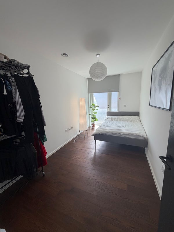 Room Gransden Avenue in Greater London