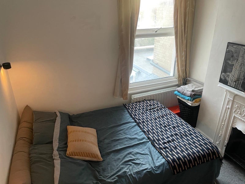 Room Eswyn Road in Greater London