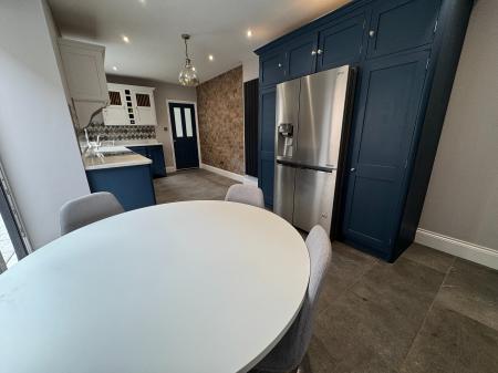 Room May Avenue in Stoke-on-Trent