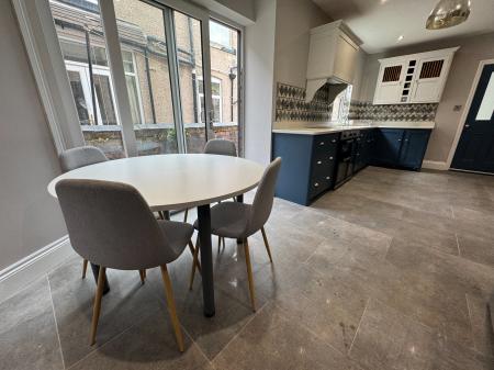 Room May Avenue in Stoke-on-Trent