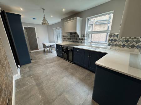 Room May Avenue in Stoke-on-Trent