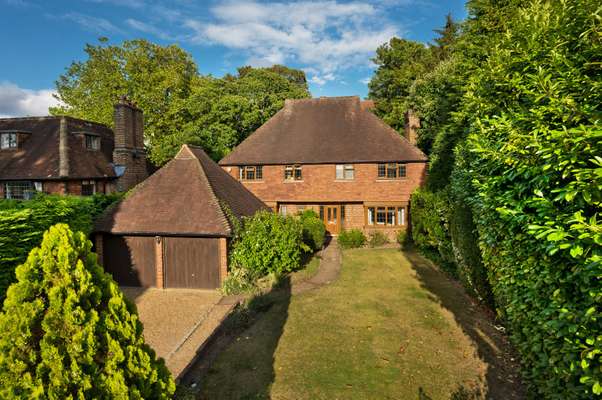 House Clive Road in Elmbridge