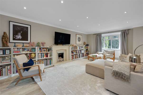 House Clive Road in Elmbridge