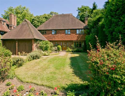 House Clive Road in Elmbridge
