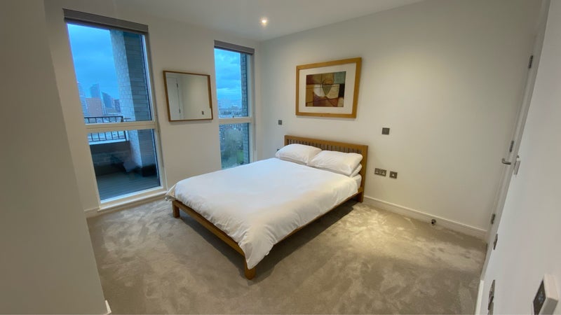 Room Grant Road in Greater London