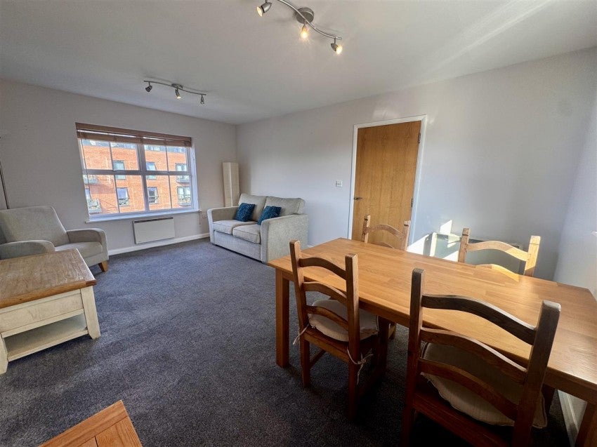 Flat Hallfield Road in York