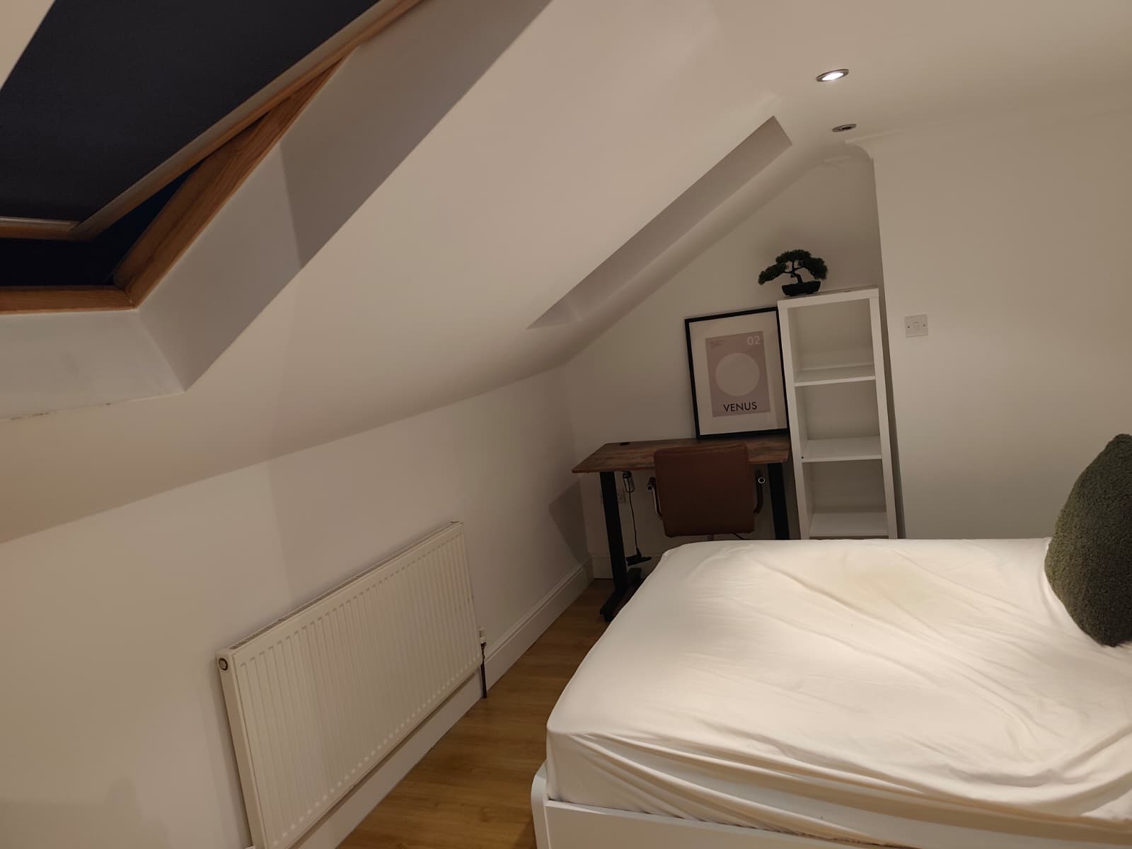 Flat Haslemere Road in Greater London