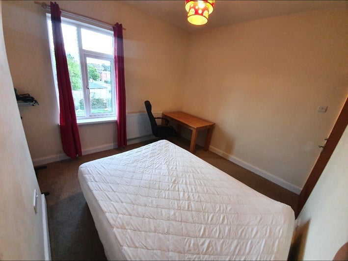 Room Leek Road in Stoke-on-Trent