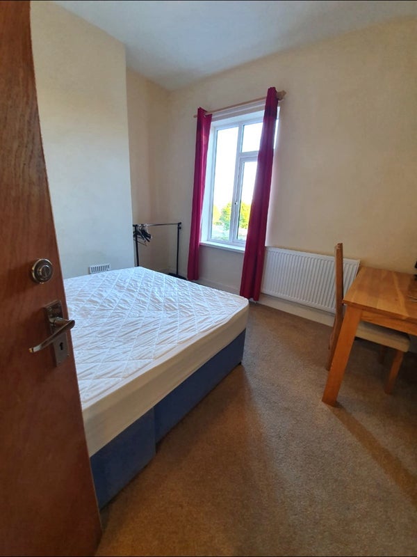 Room Leek Road in Stoke-on-Trent
