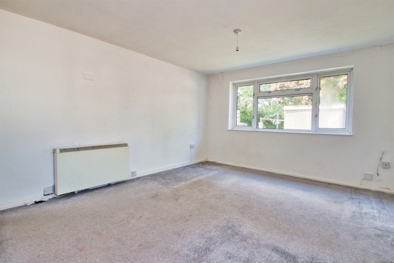 Flat Stuart Avenue in Greater London