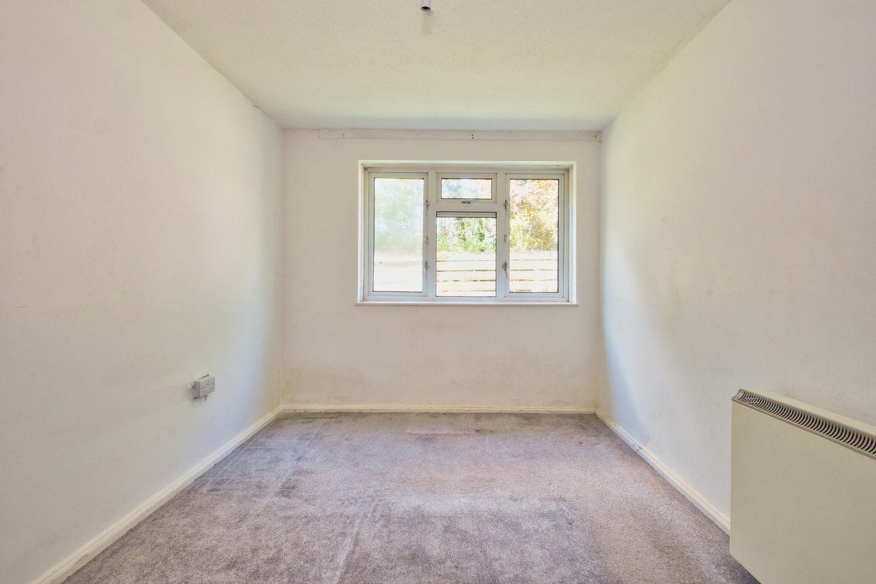 Flat Stuart Avenue in Greater London