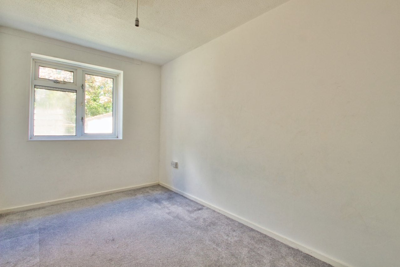 Flat Stuart Avenue in Greater London
