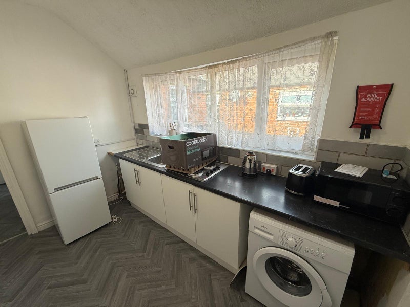 Flat Stratford Road in Birmingham