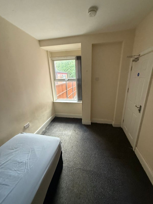 Flat Stratford Road in Birmingham