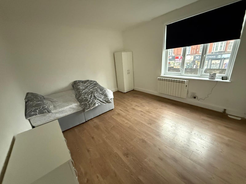 Flat Stratford Road in Birmingham