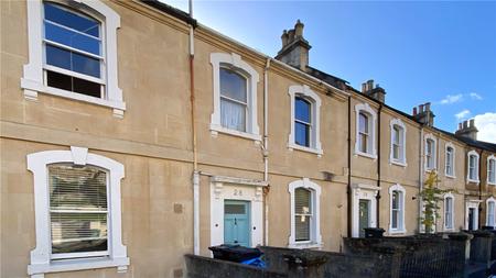 Flat Belgrave Crescent in Bath
