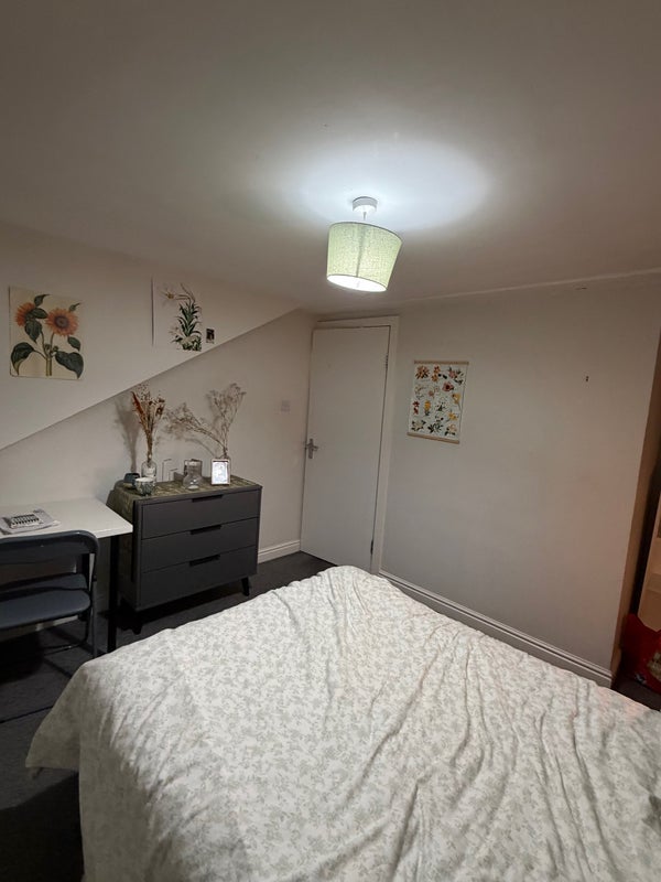 Room Welton Place in Leeds