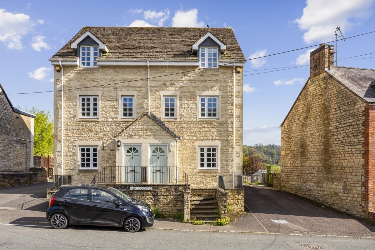 House The Street in Stroud
