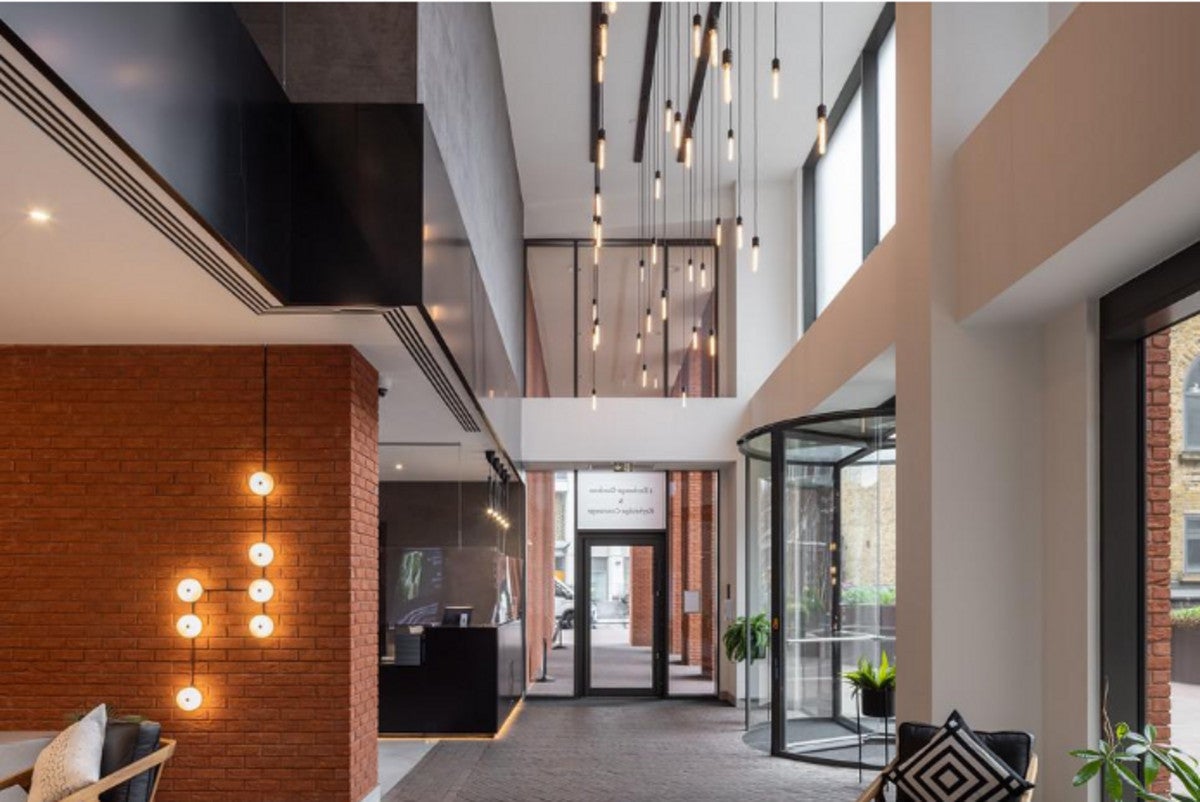 Flat Exchange Gardens in Greater London