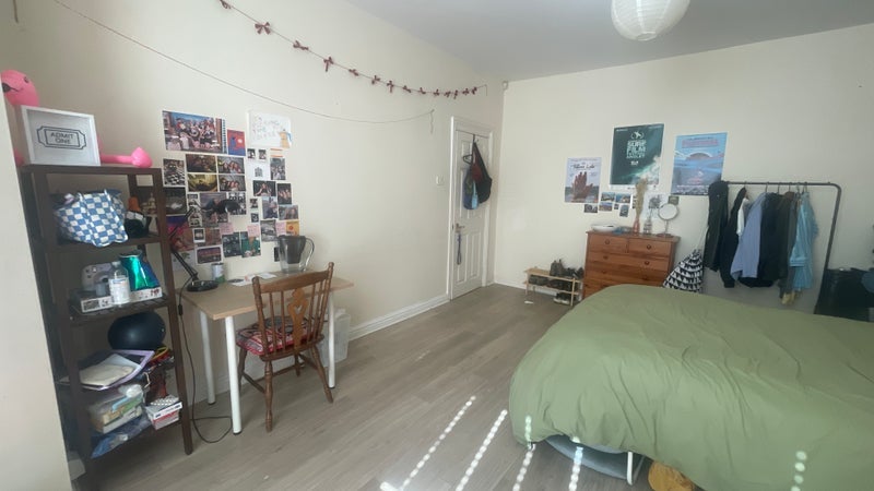 Room Heaton Road in Manchester