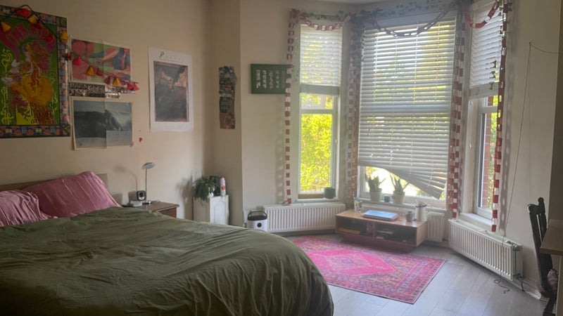 Room Heaton Road in Manchester