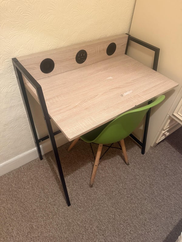 Room Edensor Street in Newcastle-under-Lyme
