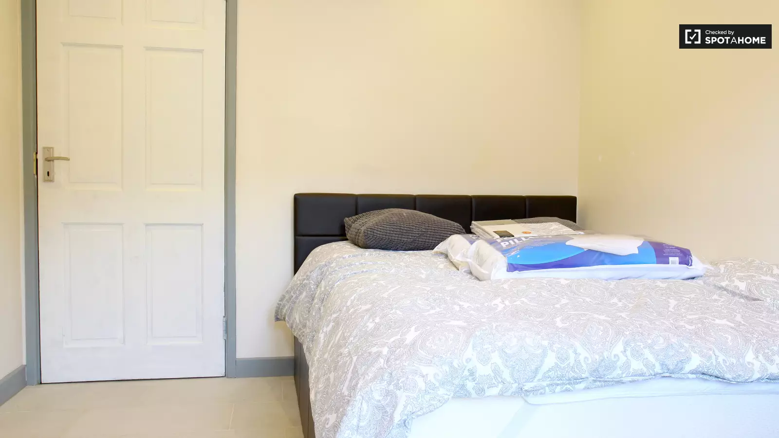 Flat Mills Grove in Greater London
