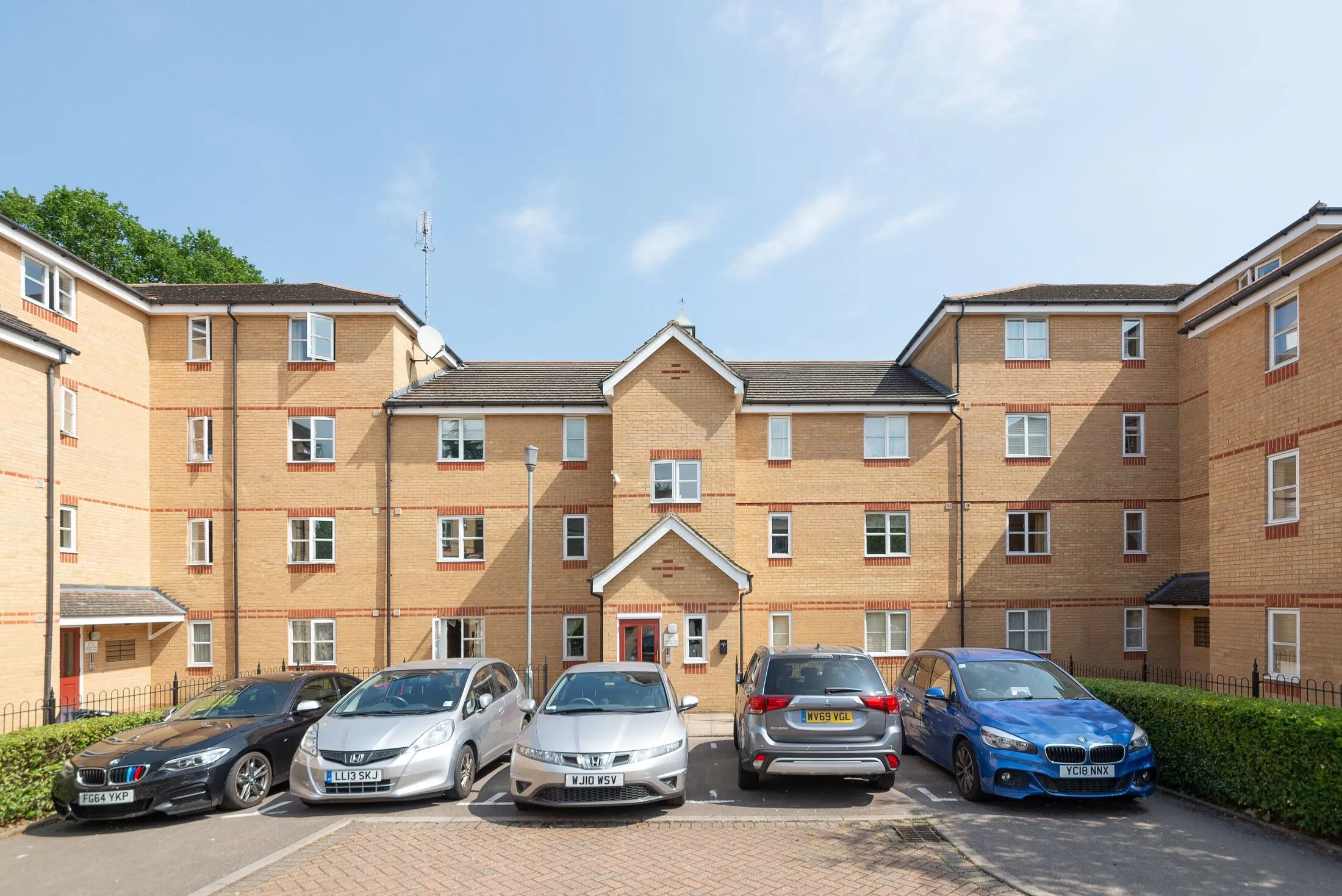 Flat Pickard Close in Greater London