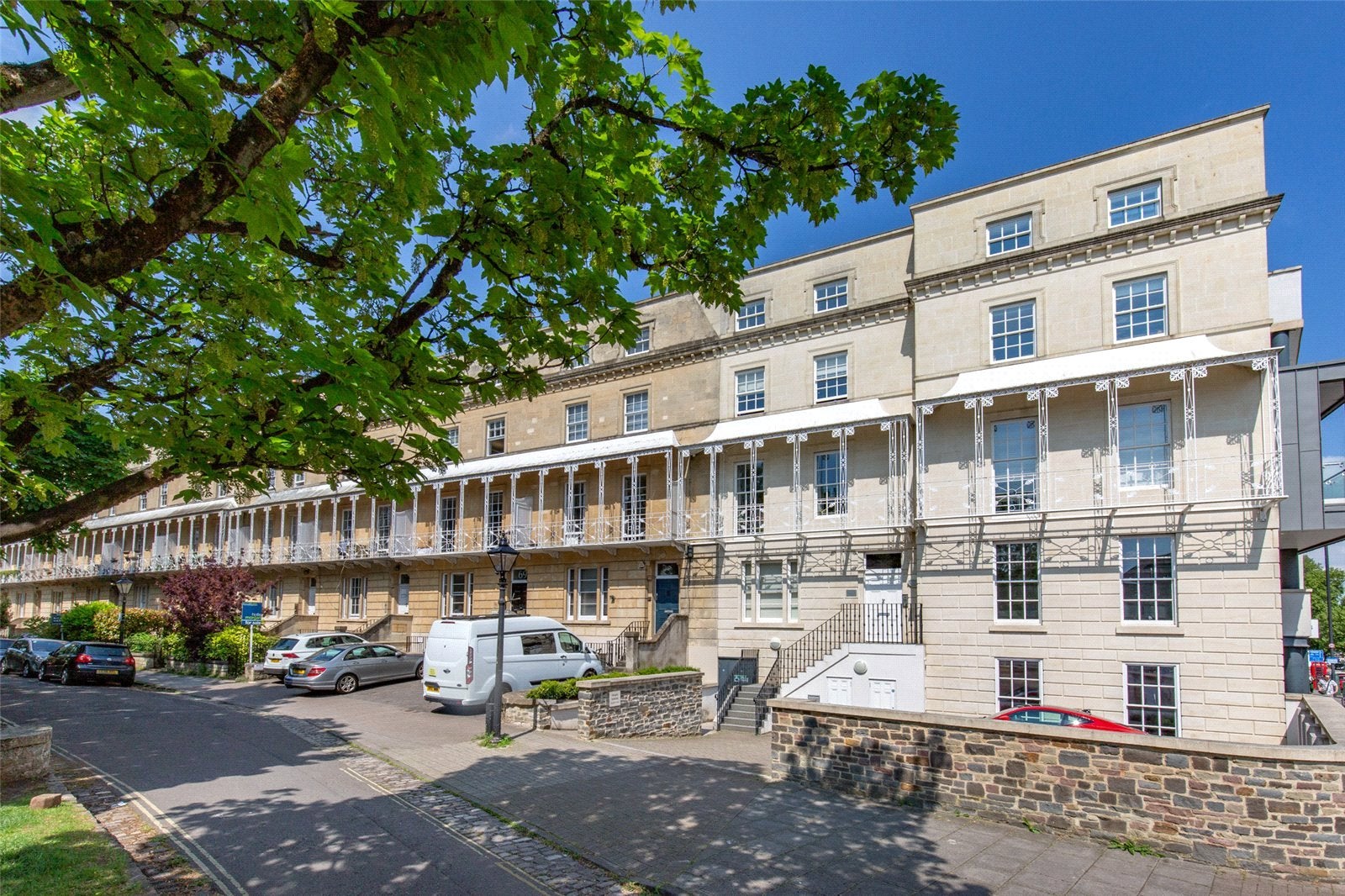 Flat Whiteladies Road in Bristol