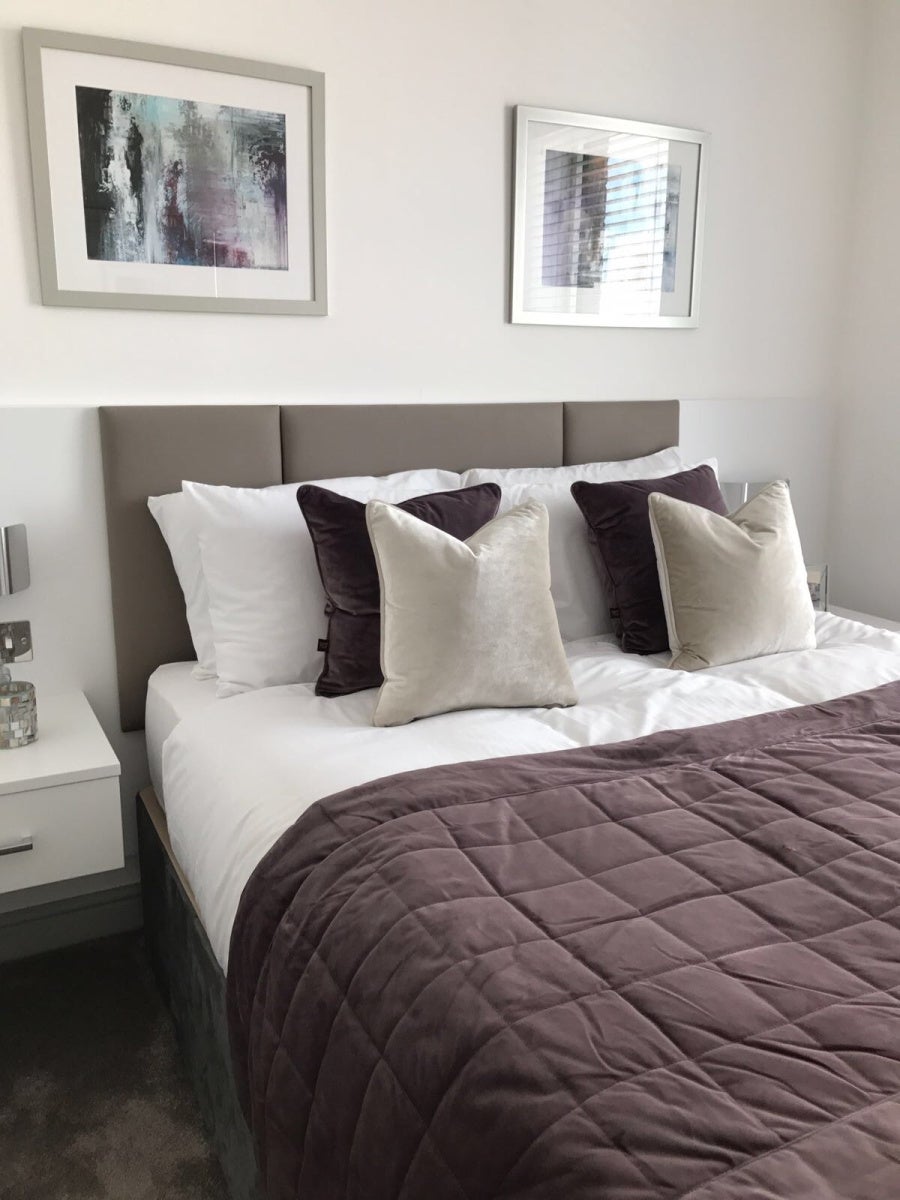 Flat Silvertown Way in Greater London