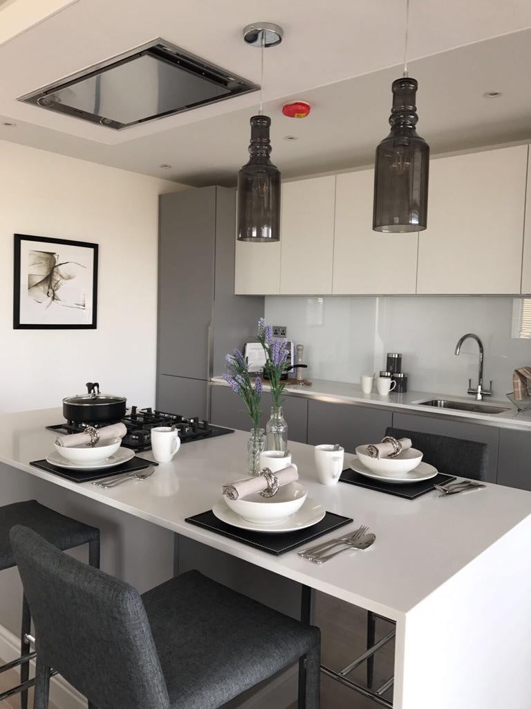 Flat Silvertown Way in Greater London