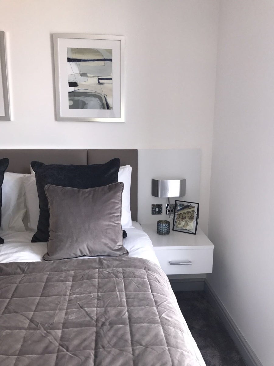 Flat Silvertown Way in Greater London