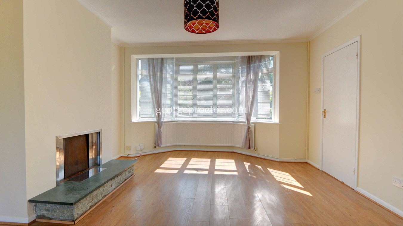 House Shepperton Road in Greater London