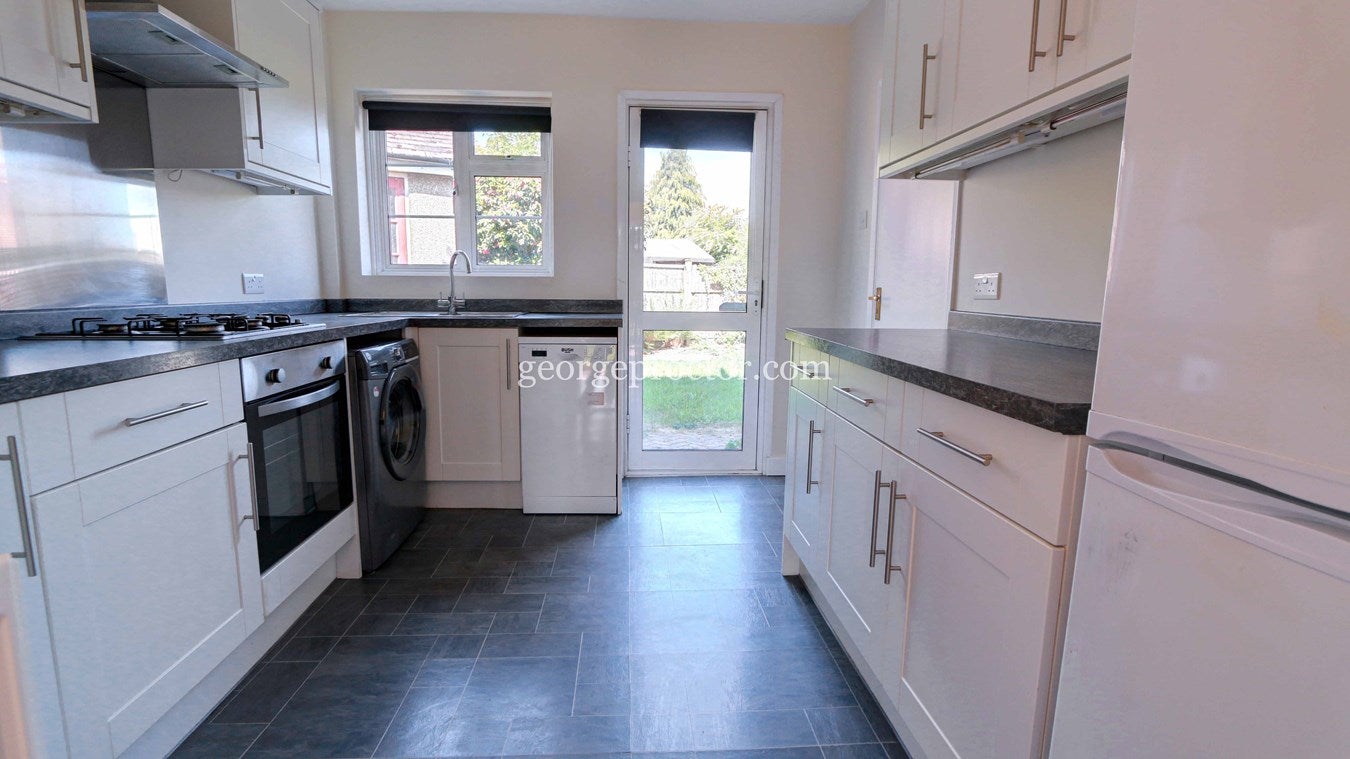 House Shepperton Road in Greater London