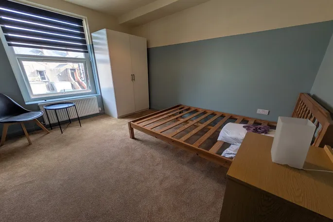 Room Commercial Avenue in Nottingham