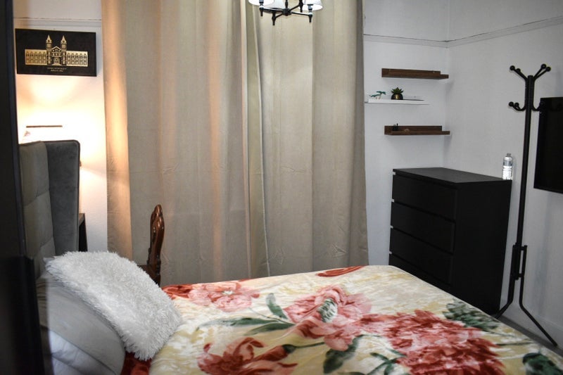 Room Grosvenor Road in Greater London
