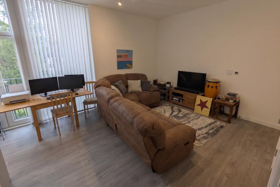Flat Mount Hermon Road in Woking