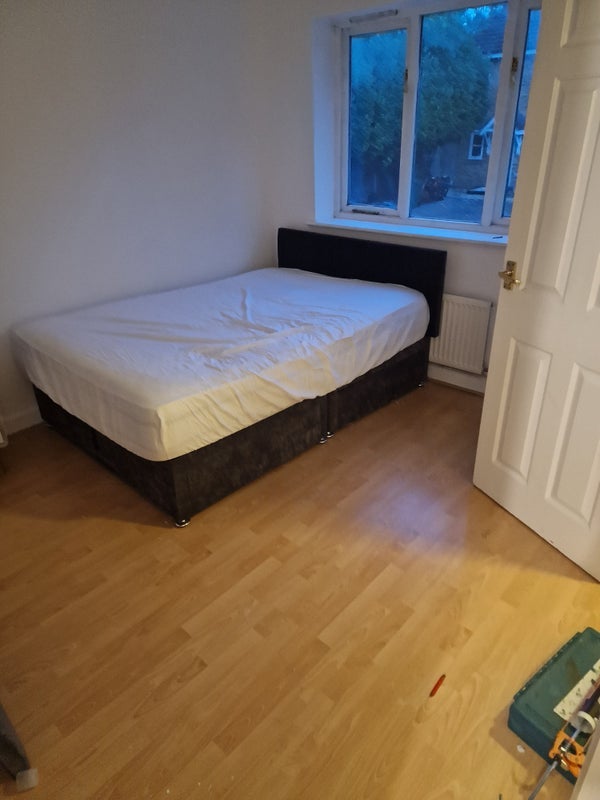 Room Star Lane in Greater London