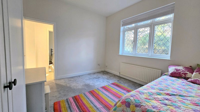 Room Stirling Road in Bournemouth