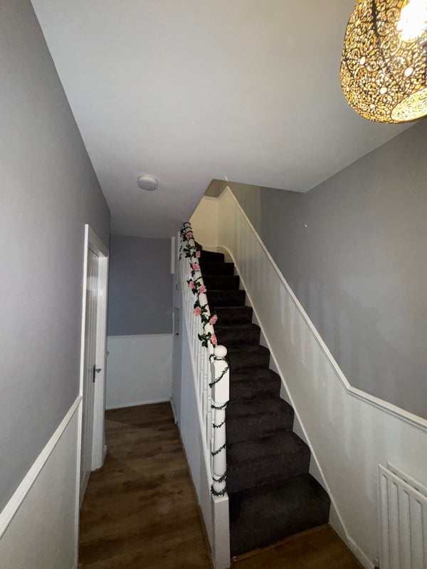 Room Grove Road in Greater London