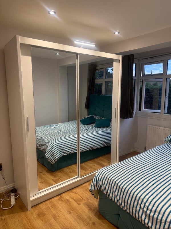 Room Grove Road in Greater London