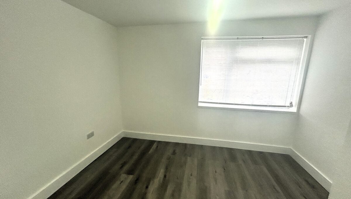 Flat Tŷ Cefn Road in Cardiff