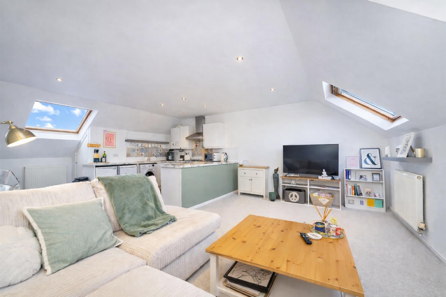Flat Broadoaks in Bury