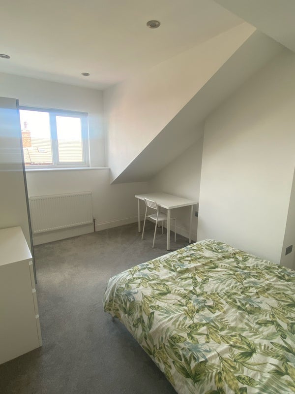Room Theaker Lane in Leeds