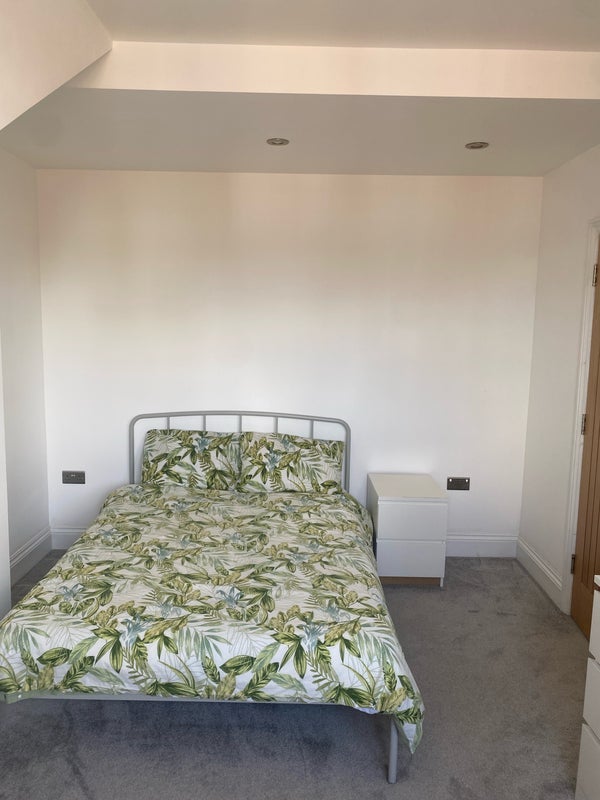 Room Theaker Lane in Leeds
