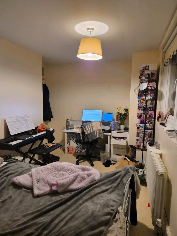 Room Bartholomew Square in Greater London