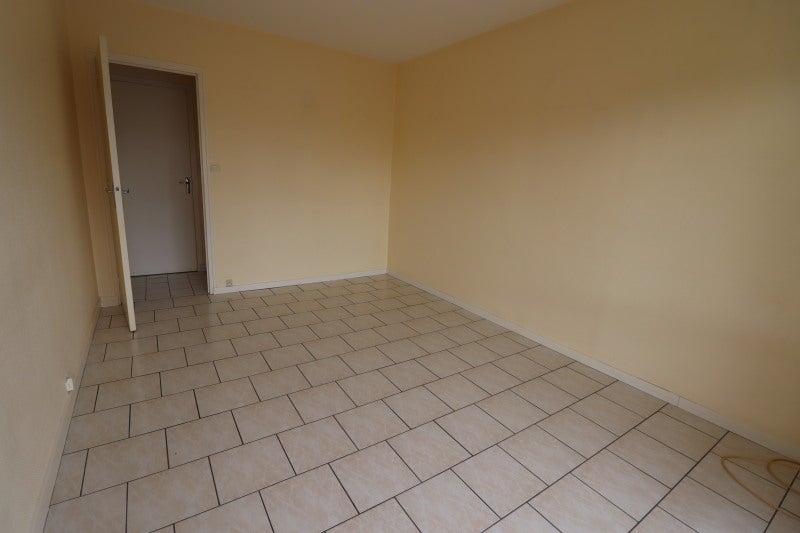 Flat Avenue Major Général Georges Vanier in Troyes