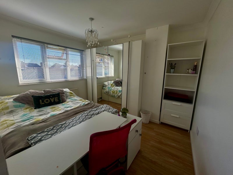 Room Trimble Close in Ingatestone